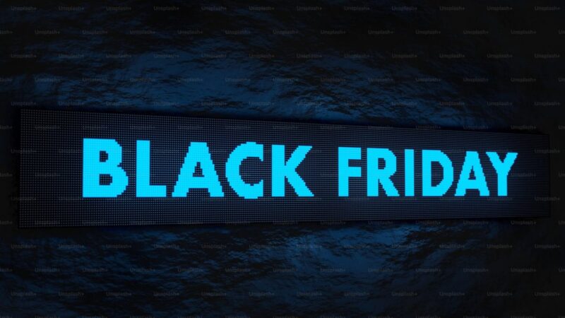 a sign that says black friday on it